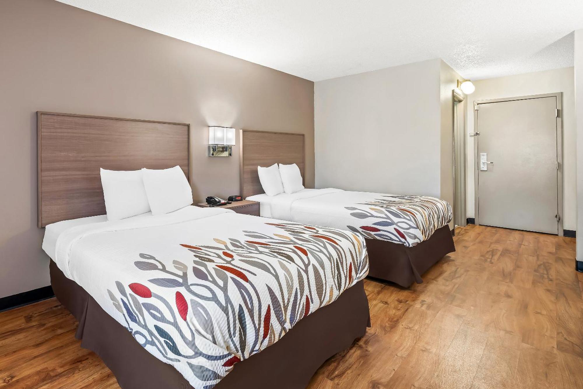 Red Roof Inn Charlotte - University Екстер'єр фото