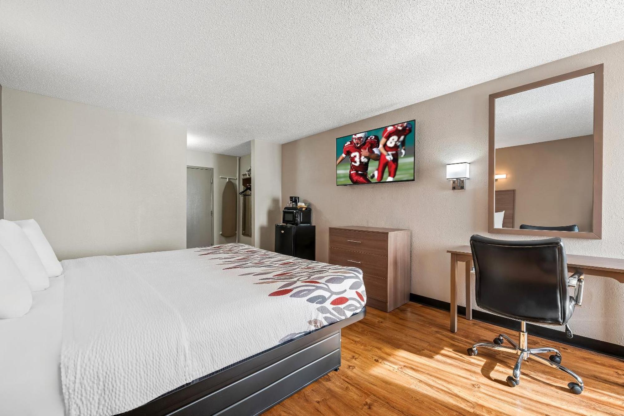 Red Roof Inn Charlotte - University Екстер'єр фото