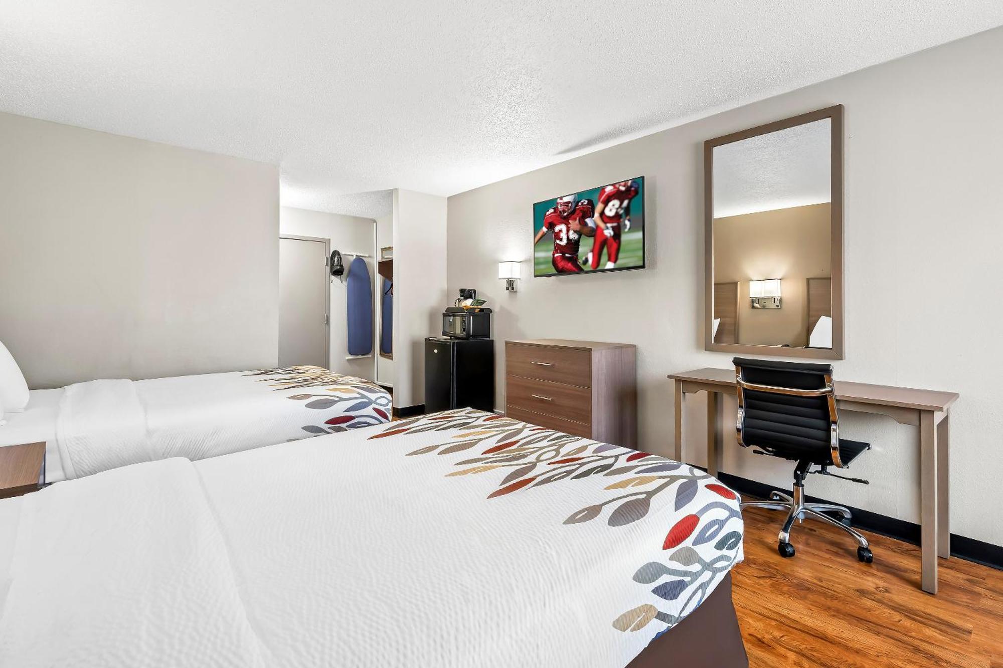 Red Roof Inn Charlotte - University Екстер'єр фото