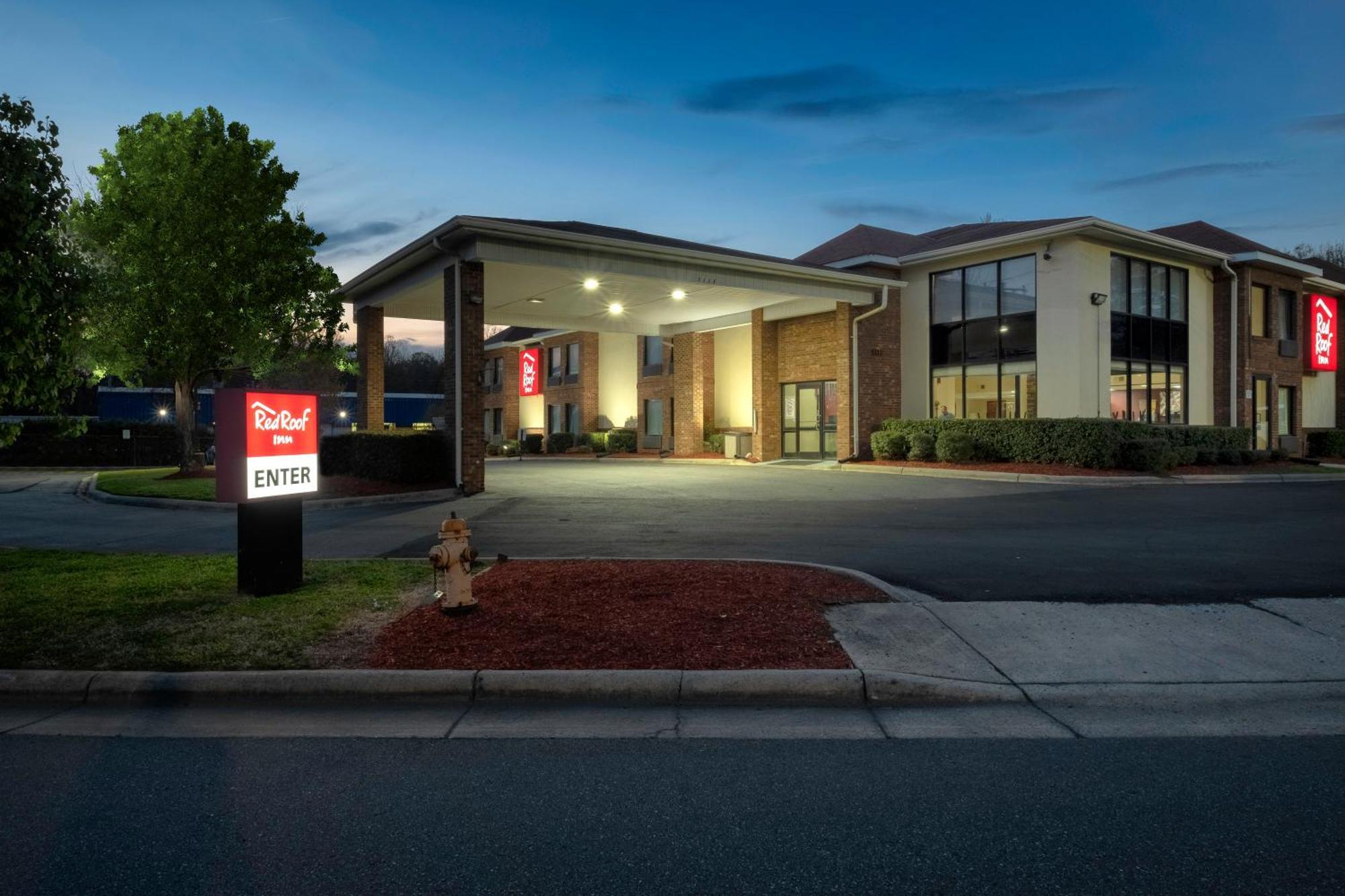 Red Roof Inn Charlotte - University Екстер'єр фото