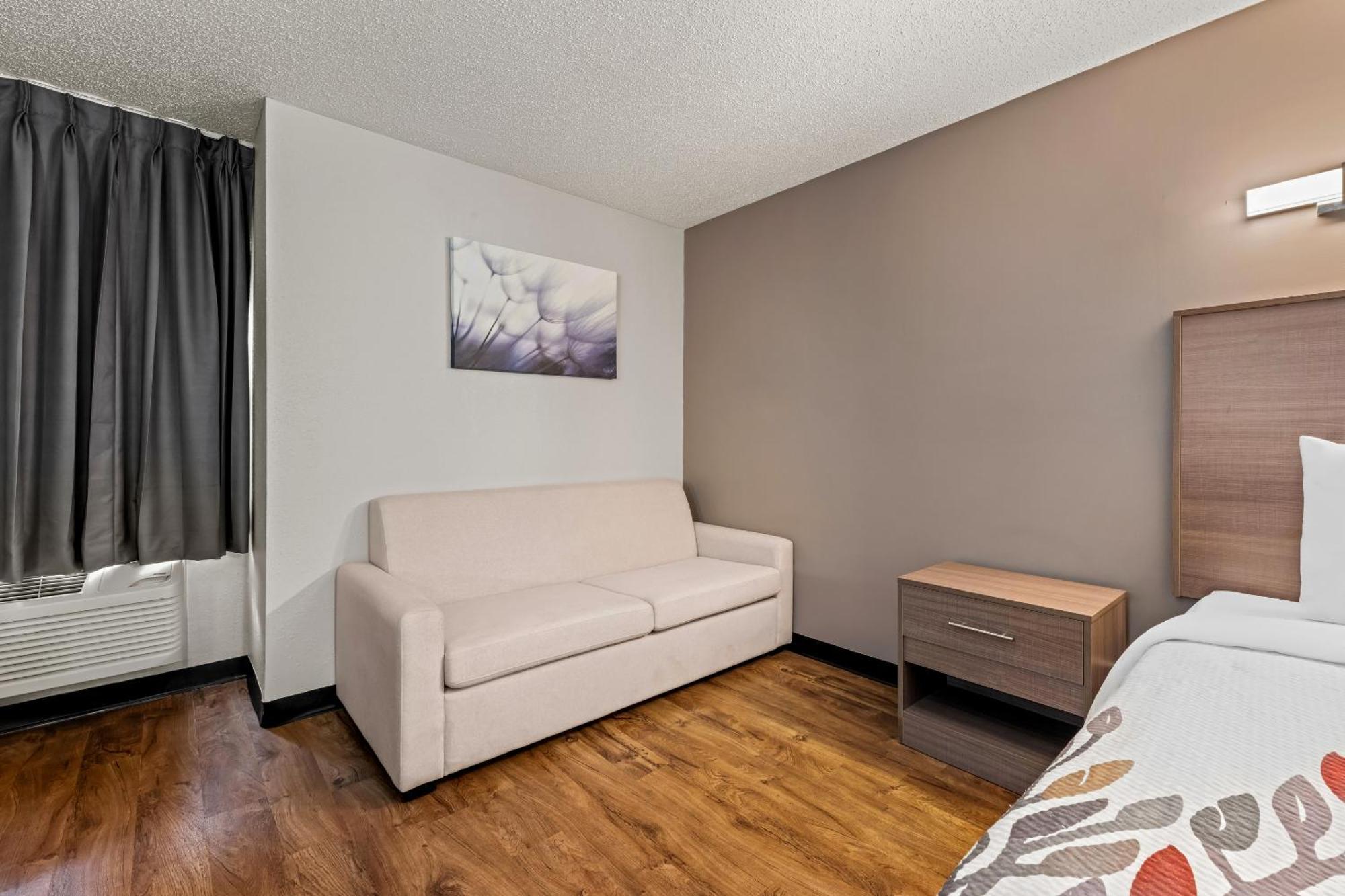 Red Roof Inn Charlotte - University Екстер'єр фото